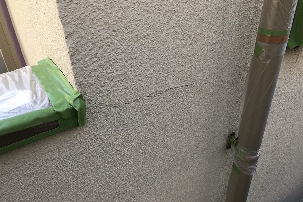 東京都東久留米市　外壁塗装　外壁の種類　モルタル　クラック