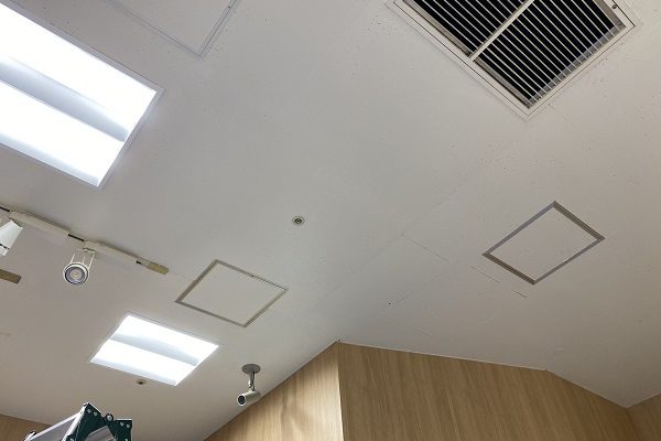東京都小平市　内装天井補修工事　塗装工事や補修工事のDIYは可能か (2)