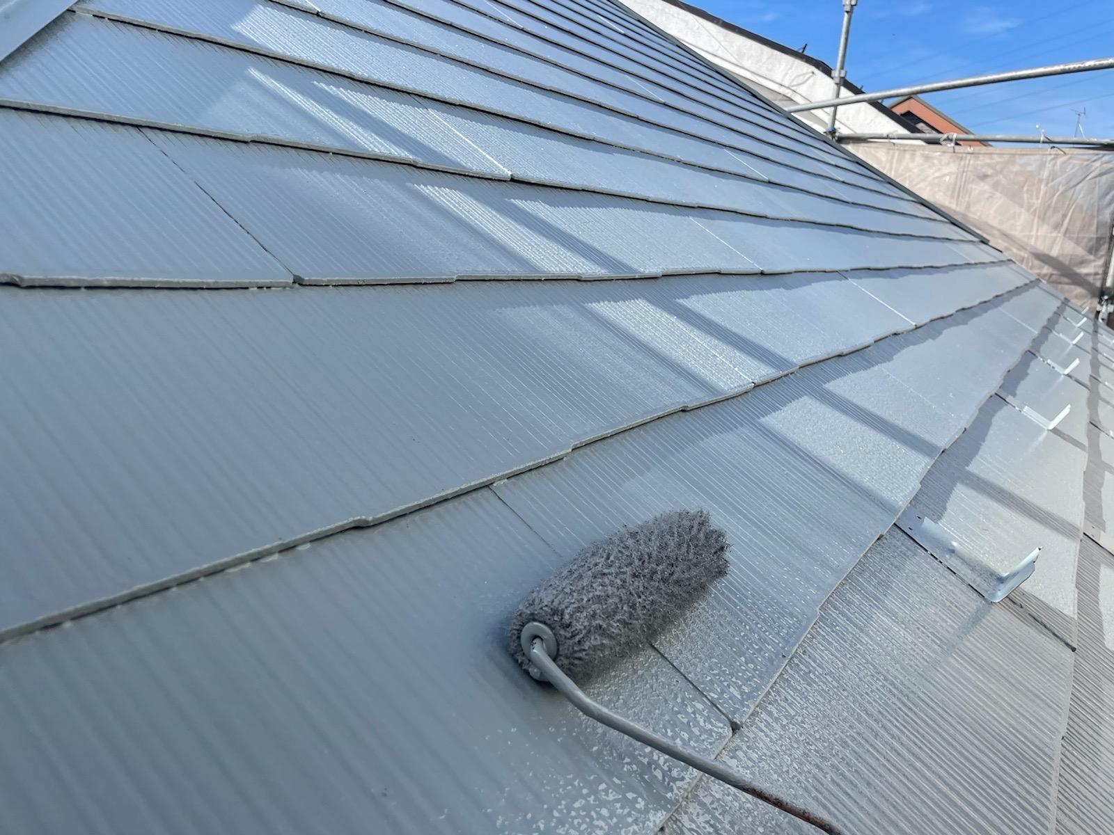 東京都東大和市　スレート屋根の仕上げ塗装　塗料選びはおまかせください！