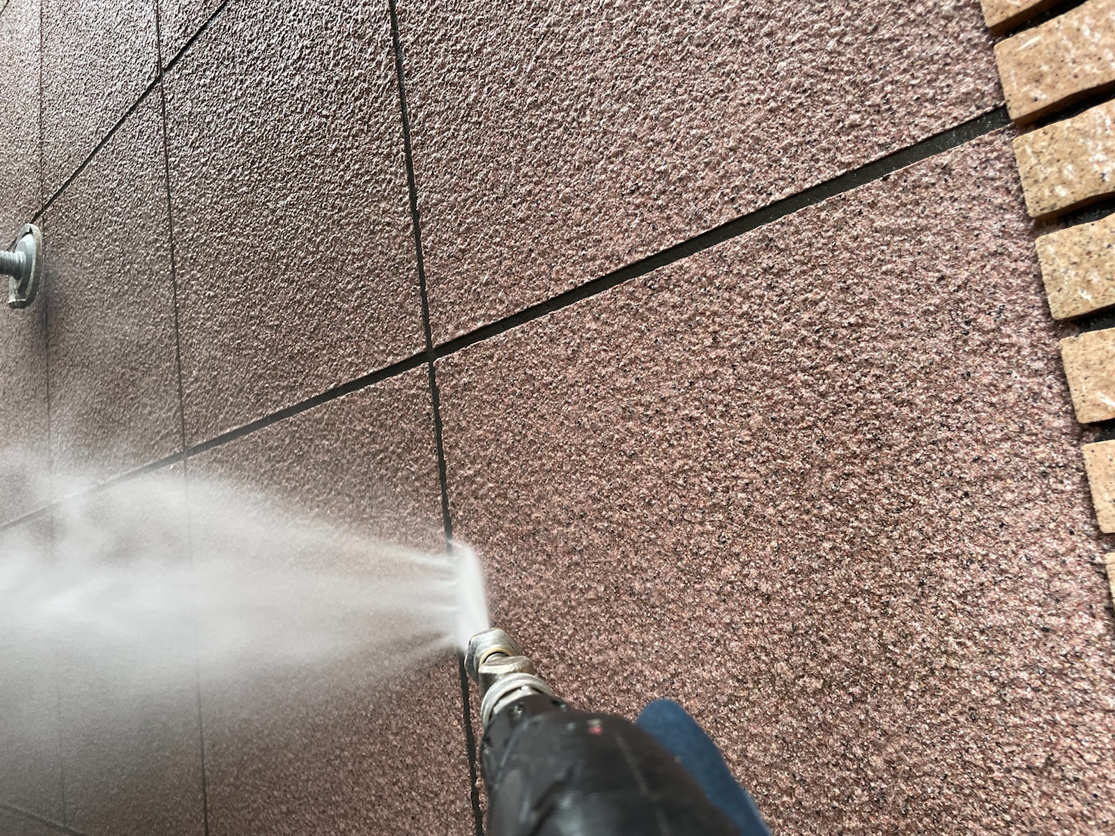 東京都東大和市　S様邸　外壁塗装工事　建物全体をきれいにする高圧洗浄