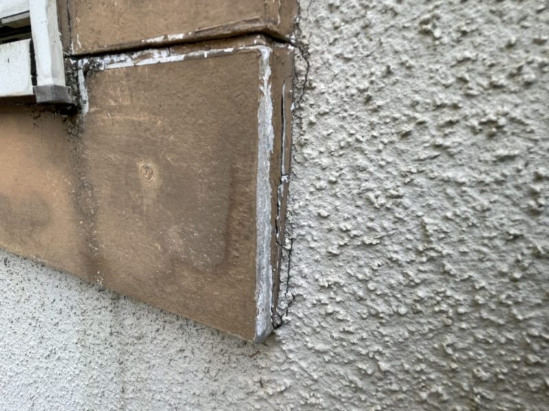 東京都立川市　T様邸　屋根・外壁塗装工事　塗装の剥がれとシーリングの劣化