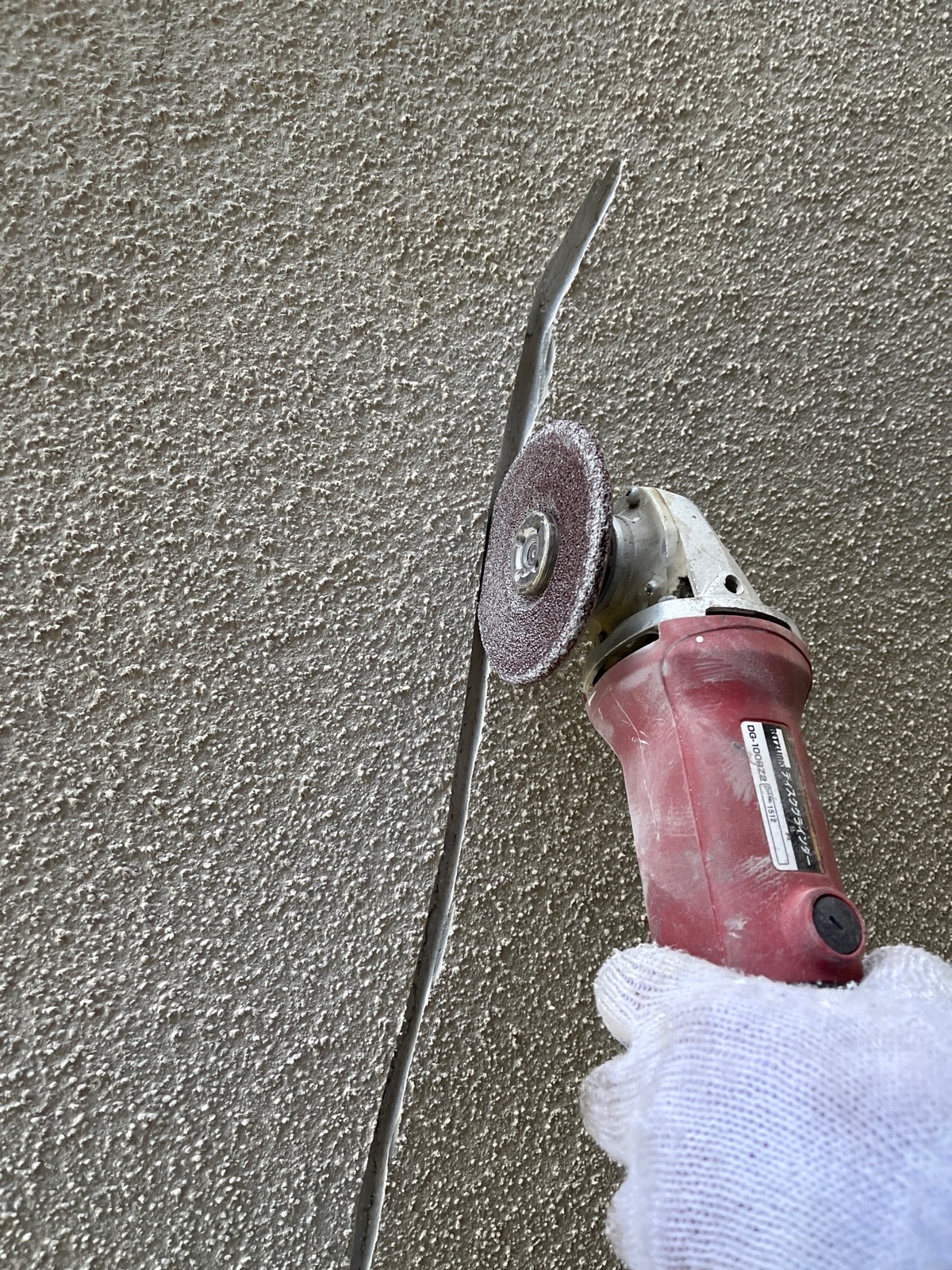 東京都立川市　T様邸　屋根・外壁塗装工事　外壁にクラックがはいっていたら要注意！