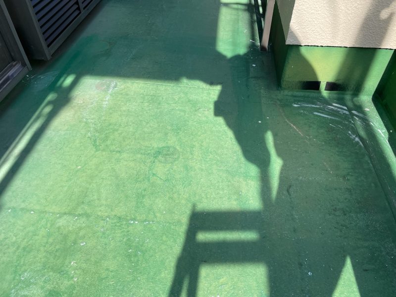 東京都東大和市　S様邸　外壁塗装工事　ベランダ防水トップコート塗装