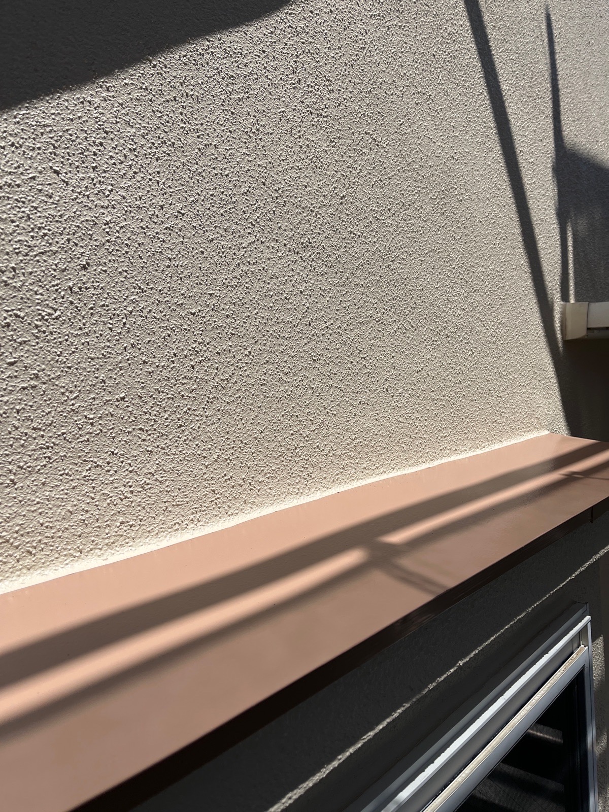 東京都立川市　T様邸　屋根・外壁塗装工事　外壁の下塗りとシーリング工事