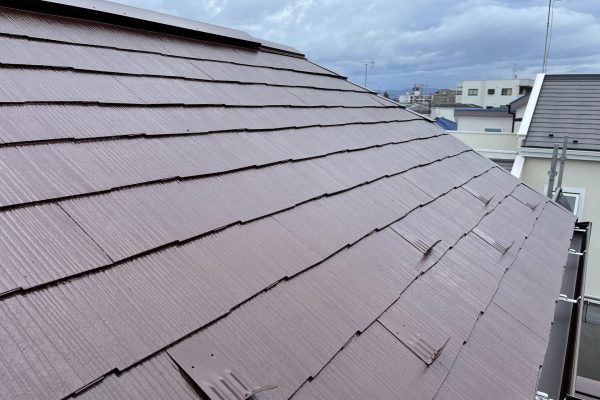 屋根塗装のタイミングはいつ？ポイントは年数の経過と劣化症状！