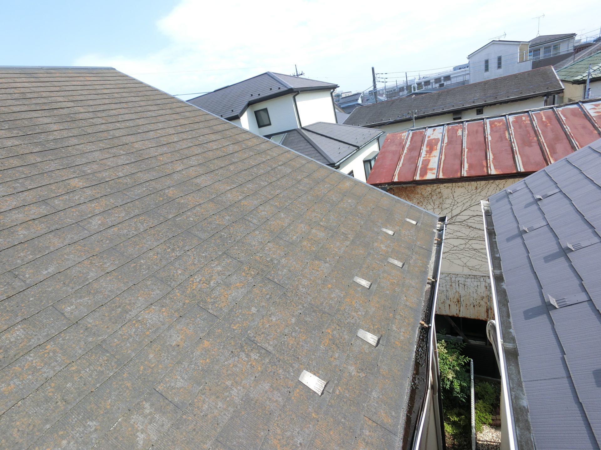 東京都立川市　T様邸　屋根・外壁塗装工事　屋根塗装の施工前と施工後