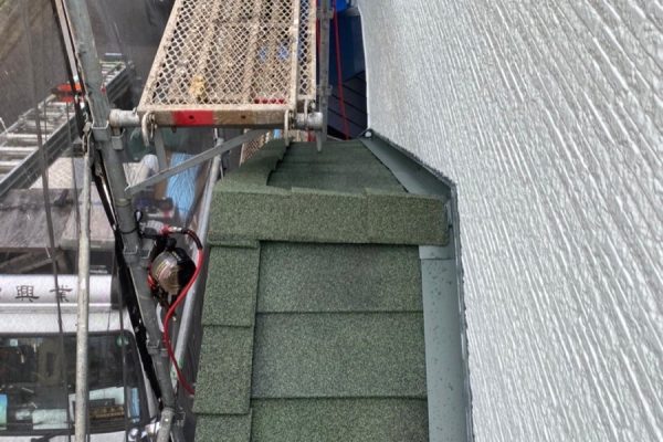 東京都立川市　W様邸　外壁塗装・屋根カバー工事　大屋根と下屋根は一緒に工事をしましょう！