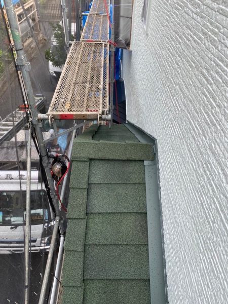 東京都立川市　W様邸　外壁塗装・屋根カバー工事　大屋根と下屋根は一緒に工事をしましょう！