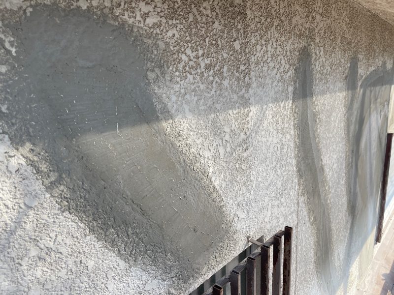 東京都東大和市　M様邸　屋根・外壁塗装工事　既存塗膜剥がし〜モルタル補修