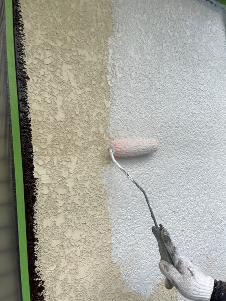 東京都東大和市　M様邸　屋根・外壁塗装工事　養生〜外壁の下塗り