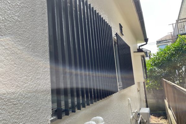東京都東大和市　M様邸　屋根・外壁塗装工事　付帯部　面格子の仕上げ塗装