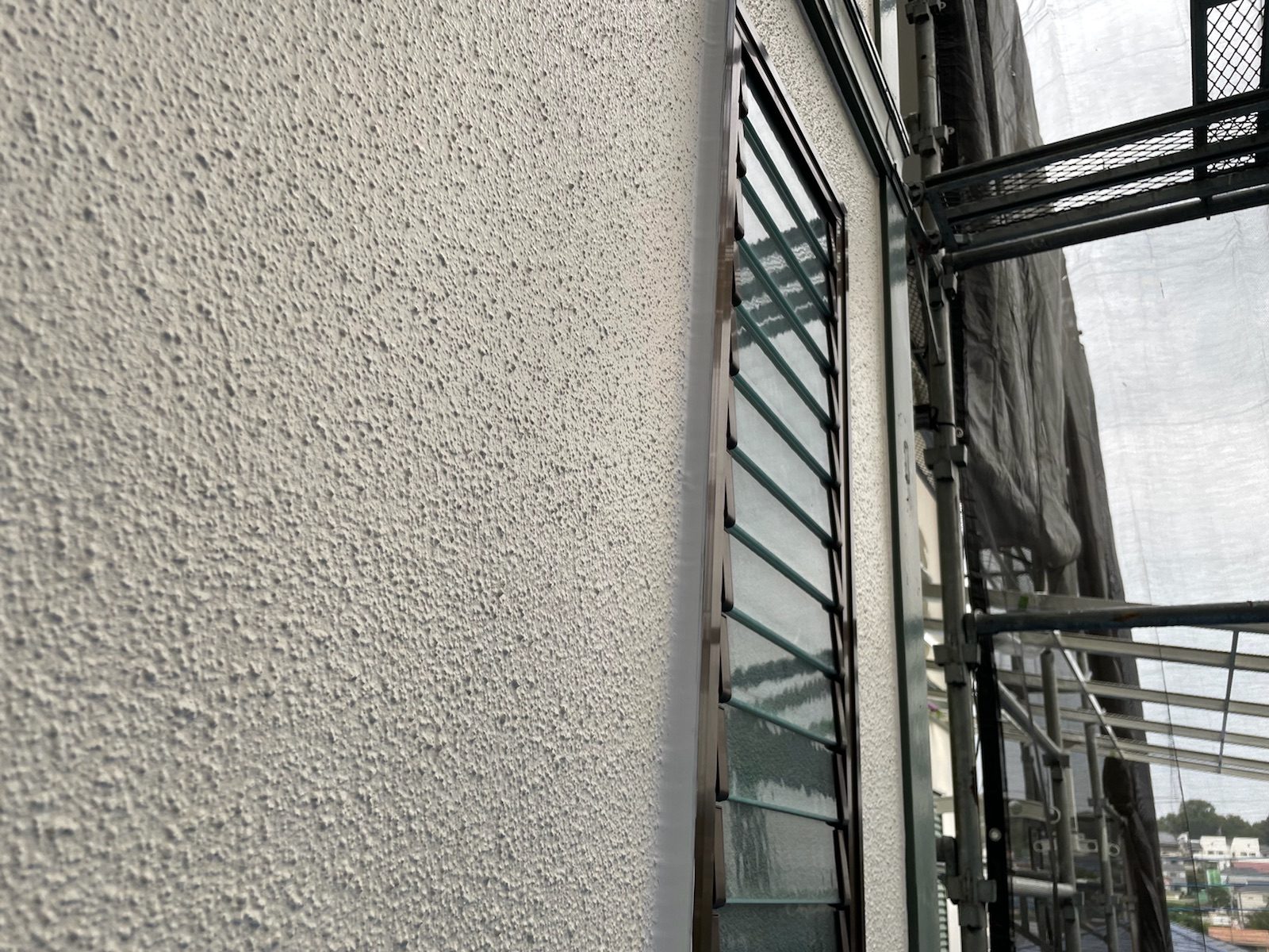 東京都東大和市　A様邸　屋根・外壁塗装工事　窓のシーリング打ち工事