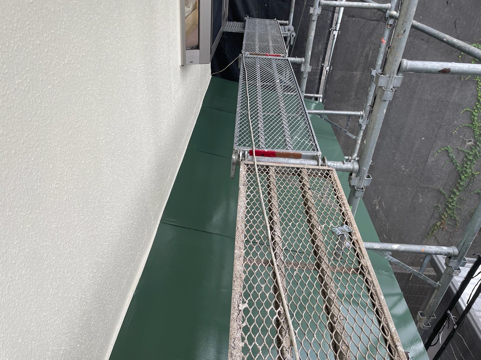 東京都東大和市　A様邸　屋根・外壁塗装工事　付帯部塗装　アステック マックスシールド1500Si塗布