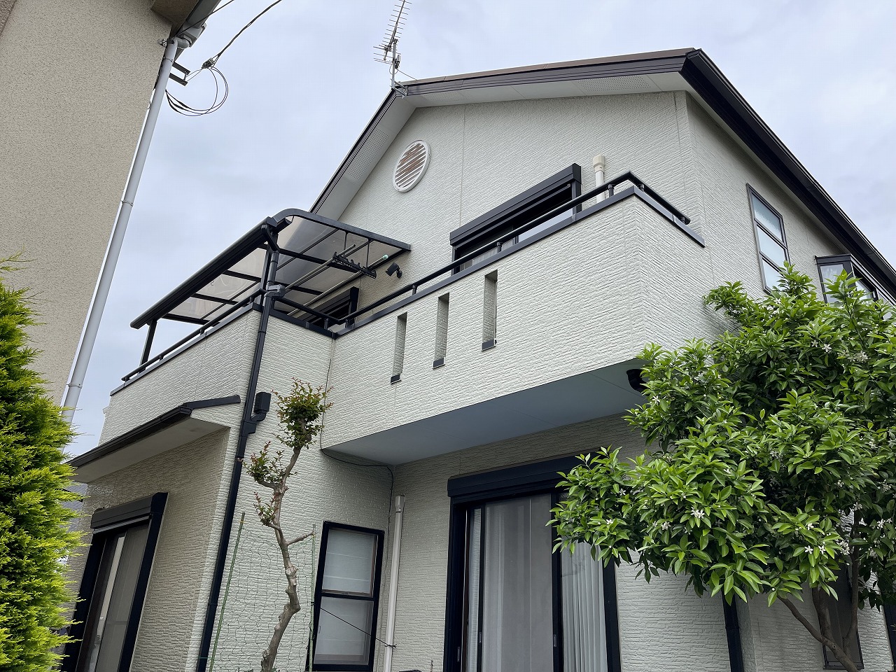 屋根も外壁もきれいになり、とても満足しています！【東京都立川市　W様邸】外壁塗装・屋根カバー工事
