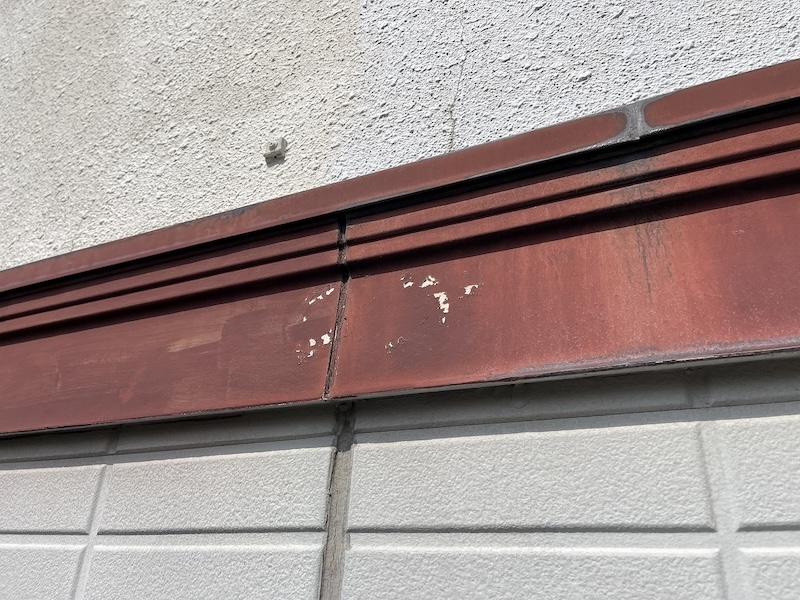 東京都東大和市　貸家　屋根塗装工事・外壁塗装工事　施工前　チョーキングは塗り替えのサイン！