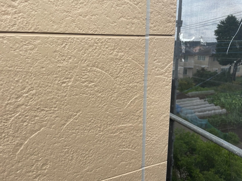 東京都武蔵村山市　S様邸　屋根カバー工事・外壁塗装工事　サイディング目地のコーキング打ち替え