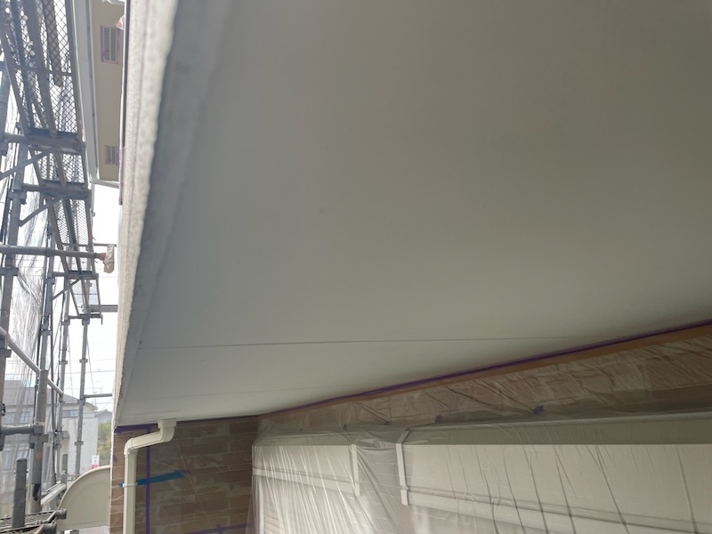 東京都武蔵村山市　S様邸　屋根カバー工事・外壁塗装工事　上げ裏 ベランダ下の塗装