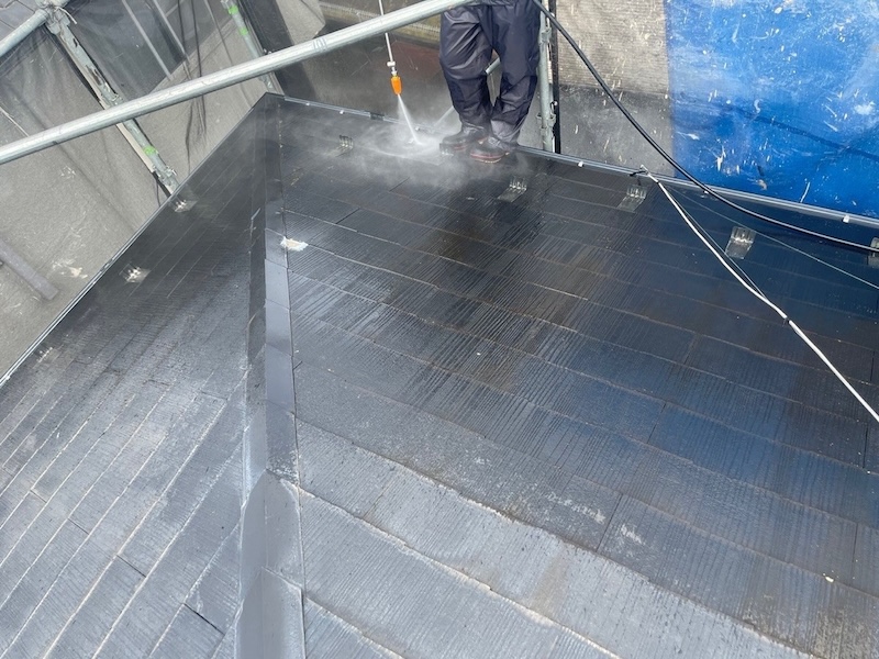 東京都東大和市　K様邸　屋根・外壁塗装工事　下地処理　高圧洗浄作業