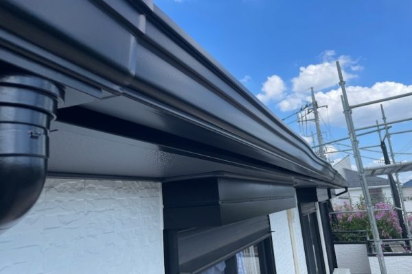 東京都東大和市　K様邸　屋根塗装・外壁塗装工事　付帯部　雨樋の塗装を行いました！