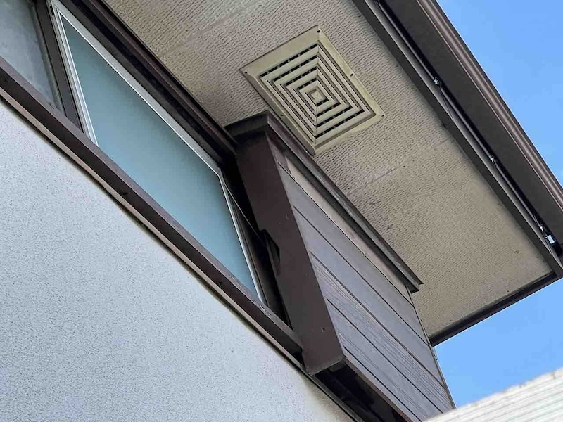 東京都東大和市　O様邸　屋根・外壁塗装工事　木部と鉄部の劣化症状