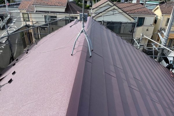 東京都東大和市　K様邸　屋根カバー工法 棟板金取り付け