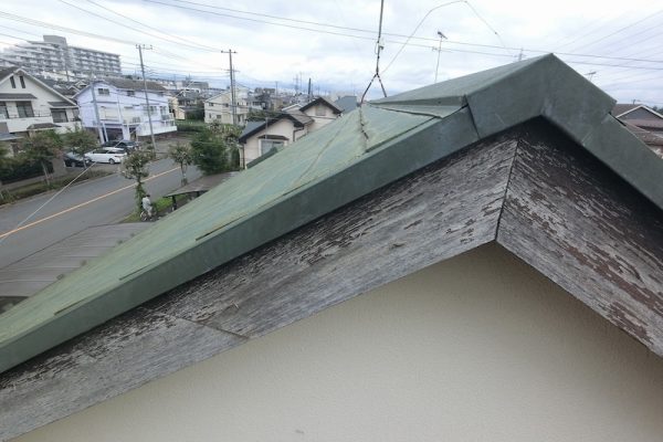 東京都小平市｜破風板と軒天井の劣化について