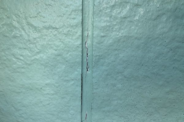 東京都立川市｜建物に打設してあるコーキングの効果と劣化症状について