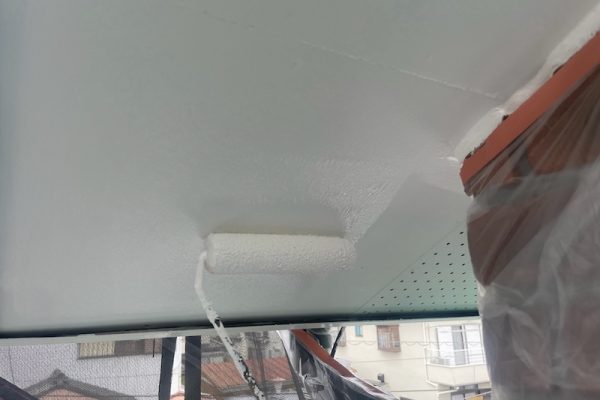 軒天井や窓の水切りなどを塗装しました！塗料は素材や場所に合わせることが大事！｜東京都立川市