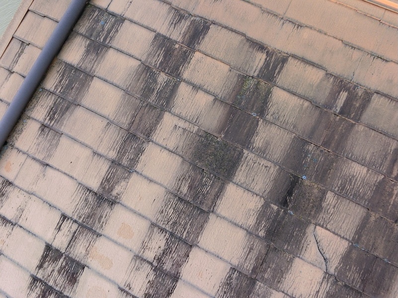屋根カバー工事 施工前〜高圧洗浄〜既存棟板金・雪止め撤去までをレポート｜東京都立川市