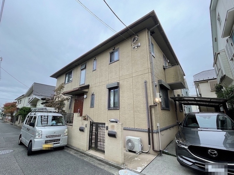 東京都東大和市 U様より屋根カバー工事と外壁塗装工事のご依頼！施工前をレポート