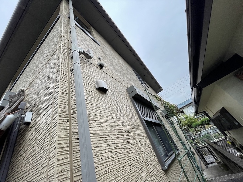 東京都東大和市 U様より屋根カバー工事と外壁塗装工事のご依頼！施工前をレポート