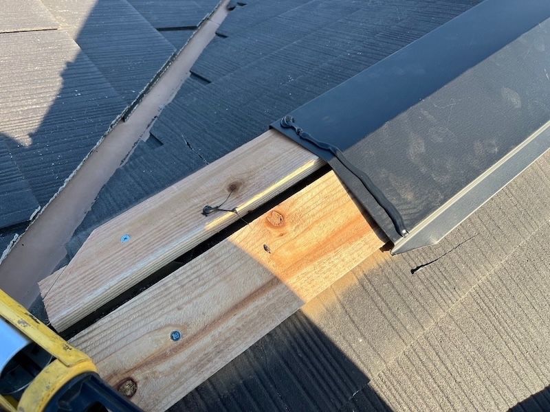 屋根カバー工事 施工前〜ルーフィング敷設までをレポート|東京都東大和市