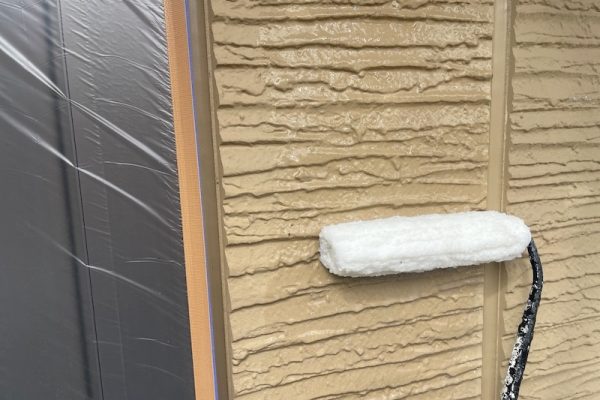 軒天井と取り合いの見切り材の塗装、外壁の下塗りまでをレポート！｜東京都東大和市