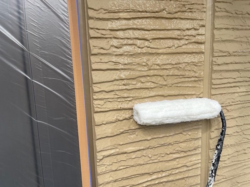 軒天井と取り合いの見切り材の塗装、外壁の下塗りまでをレポート！｜東京都東大和市