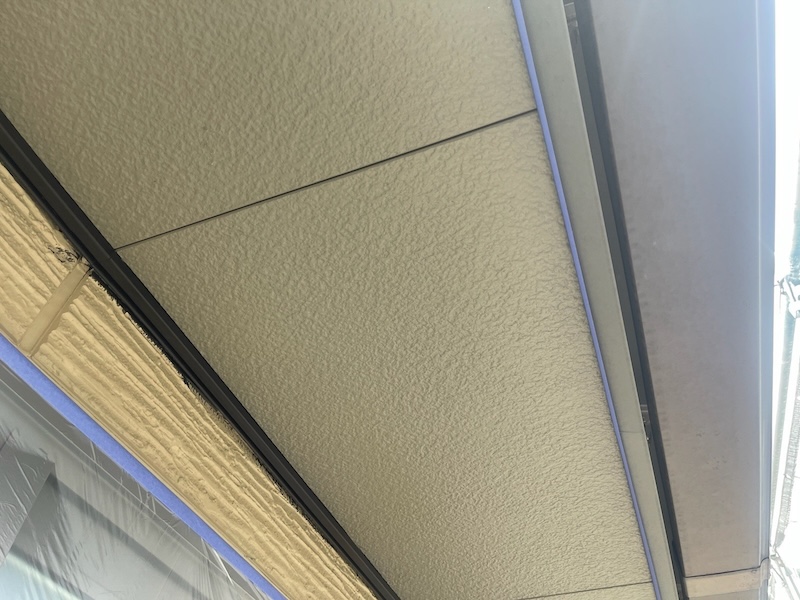 軒天井と取り合いの見切り材の塗装、外壁の下塗りまでをレポート!|東京都東大和市