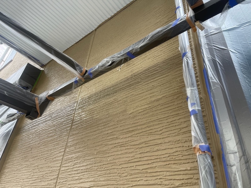 軒天井と取り合いの見切り材の塗装、外壁の下塗りまでをレポート!|東京都東大和市