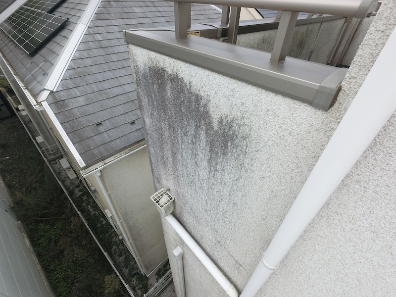 東京都小平市｜建物の汚れや古い塗膜を洗い流す高圧洗浄をレポートします！