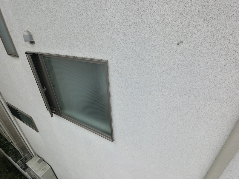 東京都小平市｜建物の汚れや古い塗膜を洗い流す高圧洗浄をレポートします！