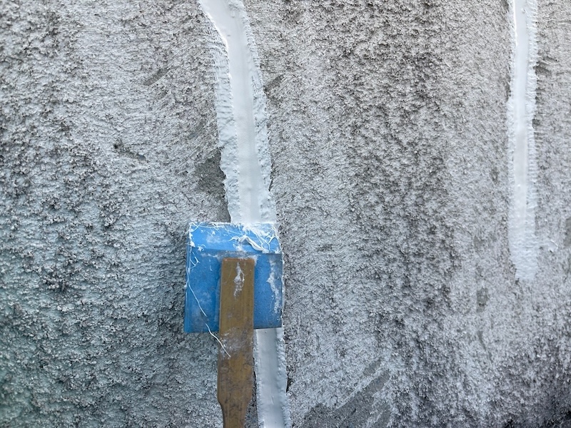 外壁に発生したクラックを補修しました！｜東京都小平市