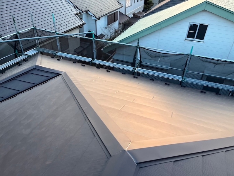 東京都東大和市 U様邸 屋根カバー工事・外壁塗装工事「屋根工事の提案やその説明の詳細があり、工事を終えるまでずっと丁寧な対応でした」