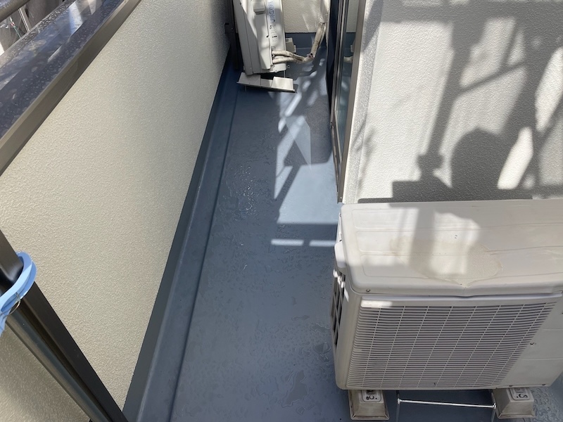 ベランダFRP防水のトップコートを再塗装！塗り替えのタイミングは5年目から｜東京都小平市