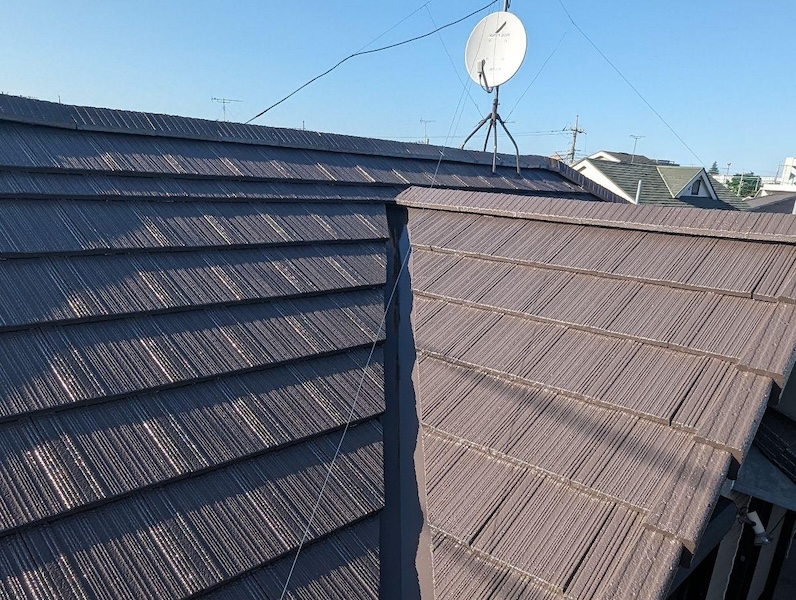 なぜ屋根は外壁より高い耐久性が必要?寿命を延ばすための正しい塗料選び