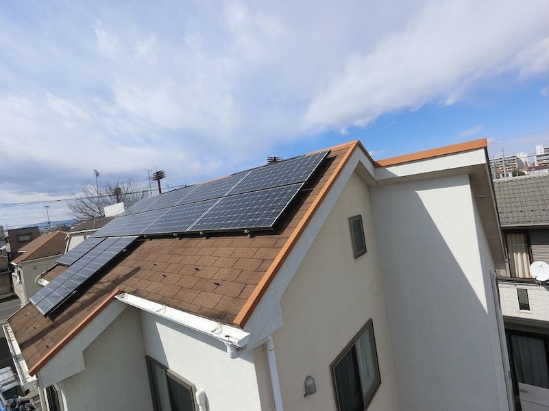 東京都小平市|縦樋の塗装と屋根水切りを塗装、アスファルトシングルでも板金の塗装は必要!