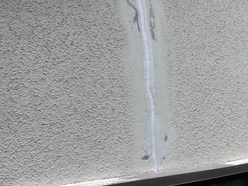 東京都昭島市｜外壁クラックを補修、Uカットシーリング